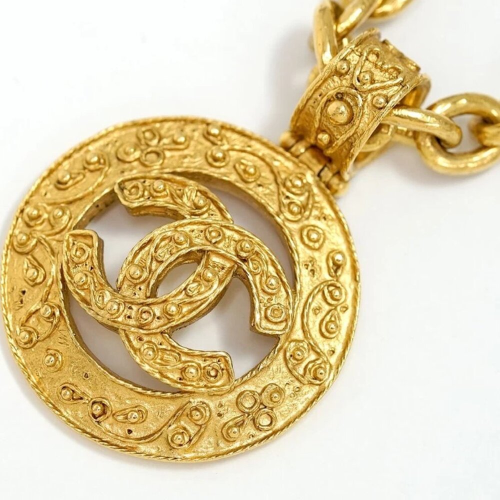 CHANEL CC Logo Round Vintage Necklace 26" Gold Tone 94A Auth e1123-1 - Picture 4 of 7